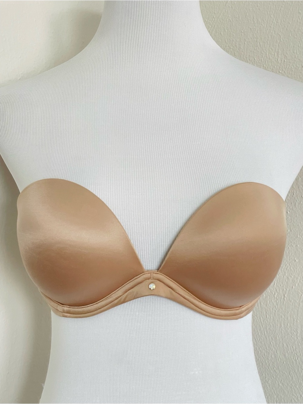 Victoria's Secret Very Sexy Strapless Push-Up Bra - Beige 36B